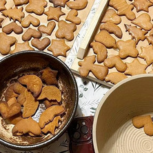 Marszałek dzieli się przepisem na pierniki. 