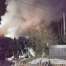 Pożar stolarni. Na miejscu kilka zastępów straży pożarnej <font color=