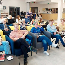 Spotkanie z Przemysławem Piotrowskim. Pisarz zawitał do biblioteki