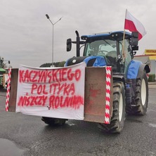 Rolnicy znów protestują. Blokują drogi w powiecie nakielskim <font color=red>(film)</font>